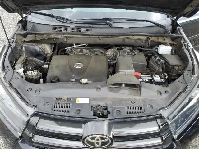 VIN 5TDJZRFH0KS627454 2019 Toyota Highlander, SE no.12