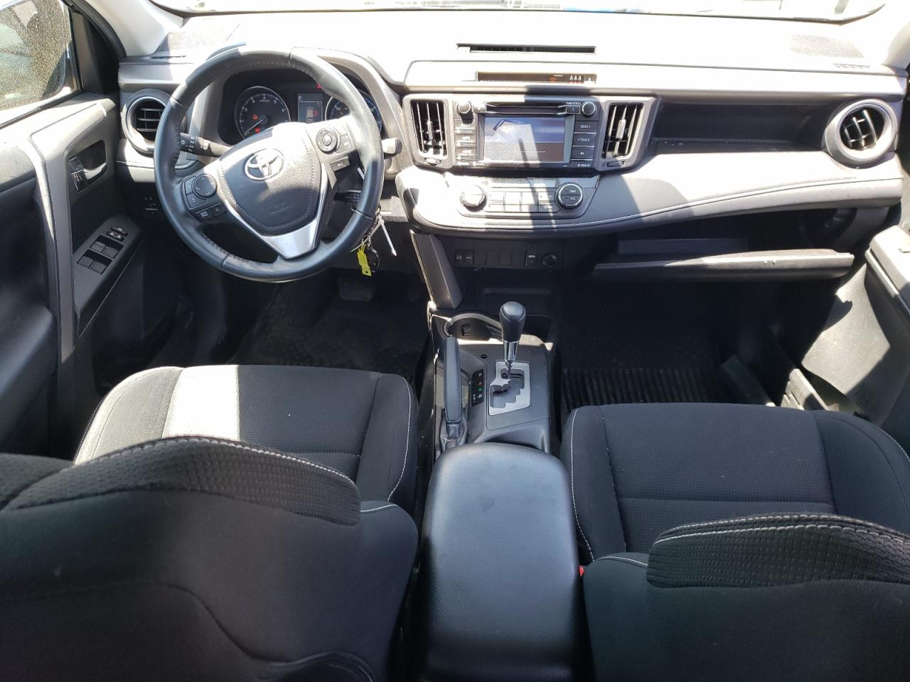 2T3RFREV6HW630451 2017 Toyota Rav4 Xle