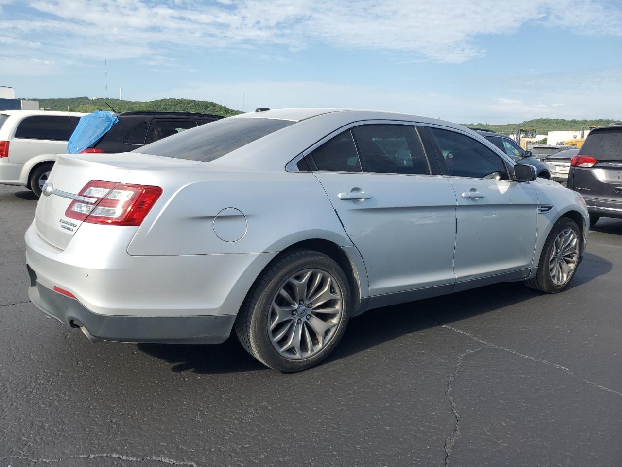 2013 Ford Taurus Limited vin: 1FAHP2F82DG196615