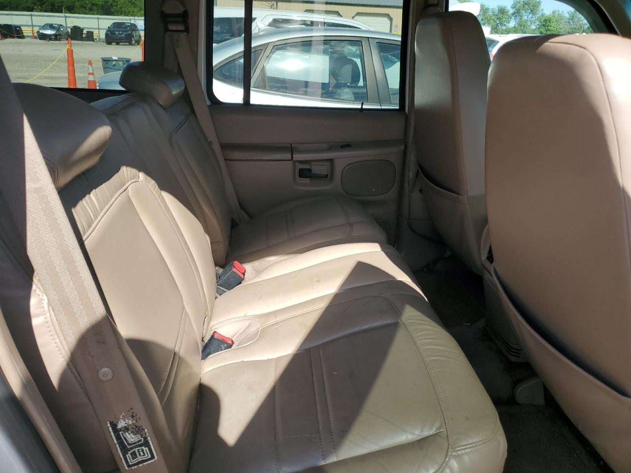1FMZU74E1YZA20643 2000 Ford Explorer Eddie Bauer
