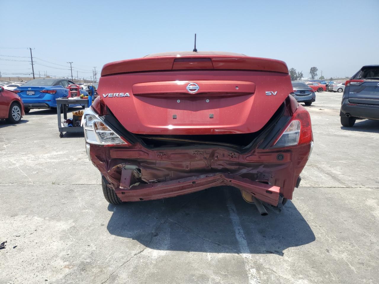 3N1CN7AP8JL823611 2018 Nissan Versa S