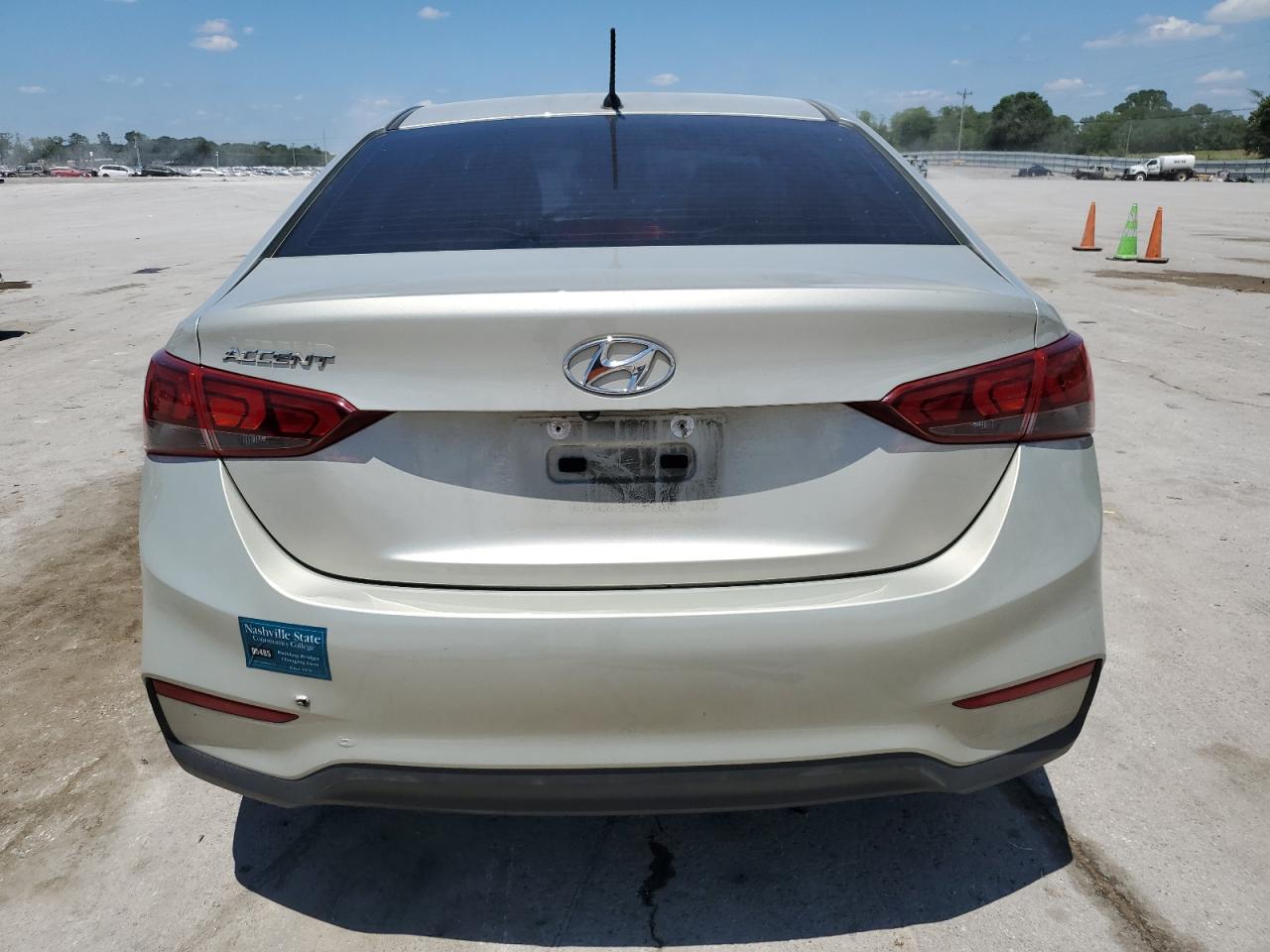 3KPC24A35KE076542 2019 Hyundai Accent Se