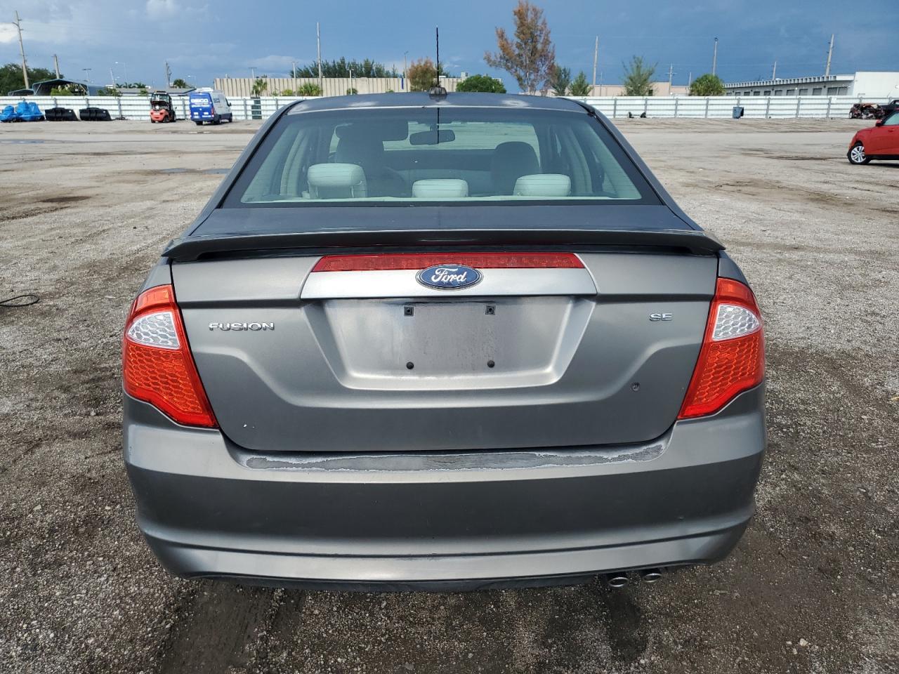 3FAHP0HA5AR328615 2010 Ford Fusion Se