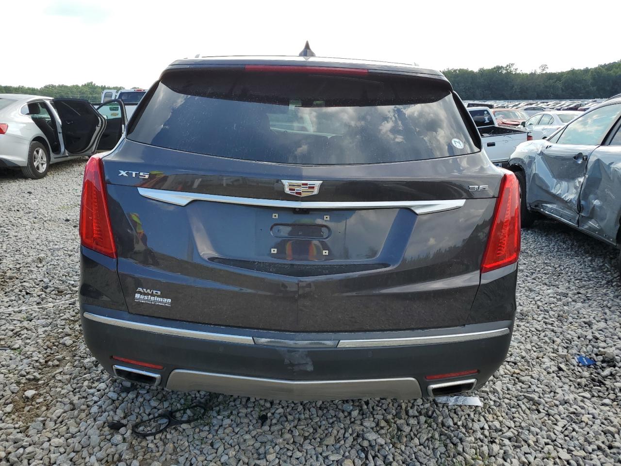 1GYKNFRS7HZ166244 2017 Cadillac Xt5 Platinum