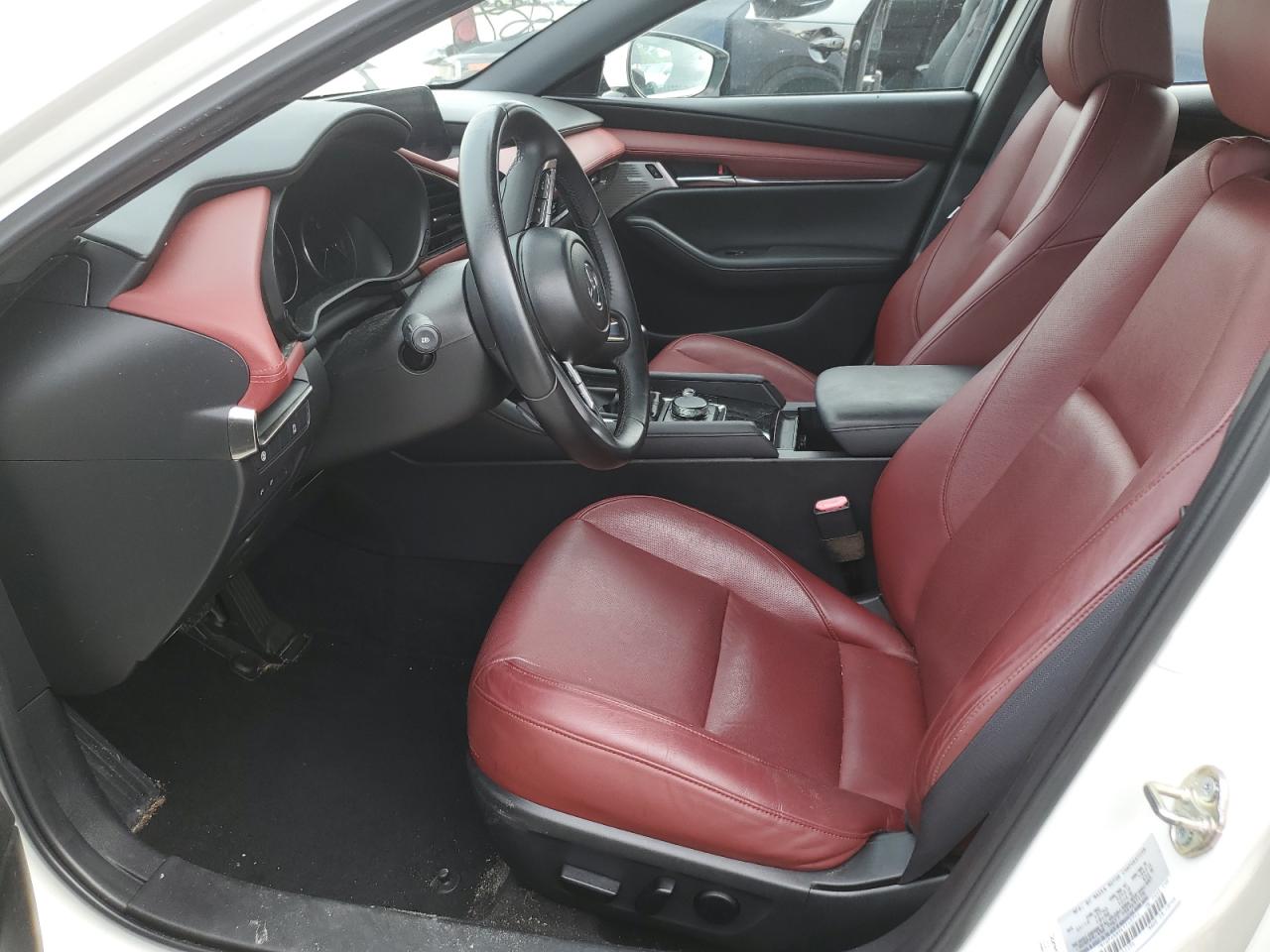 JM1BPANM9K1140714 2019 Mazda 3 Premium