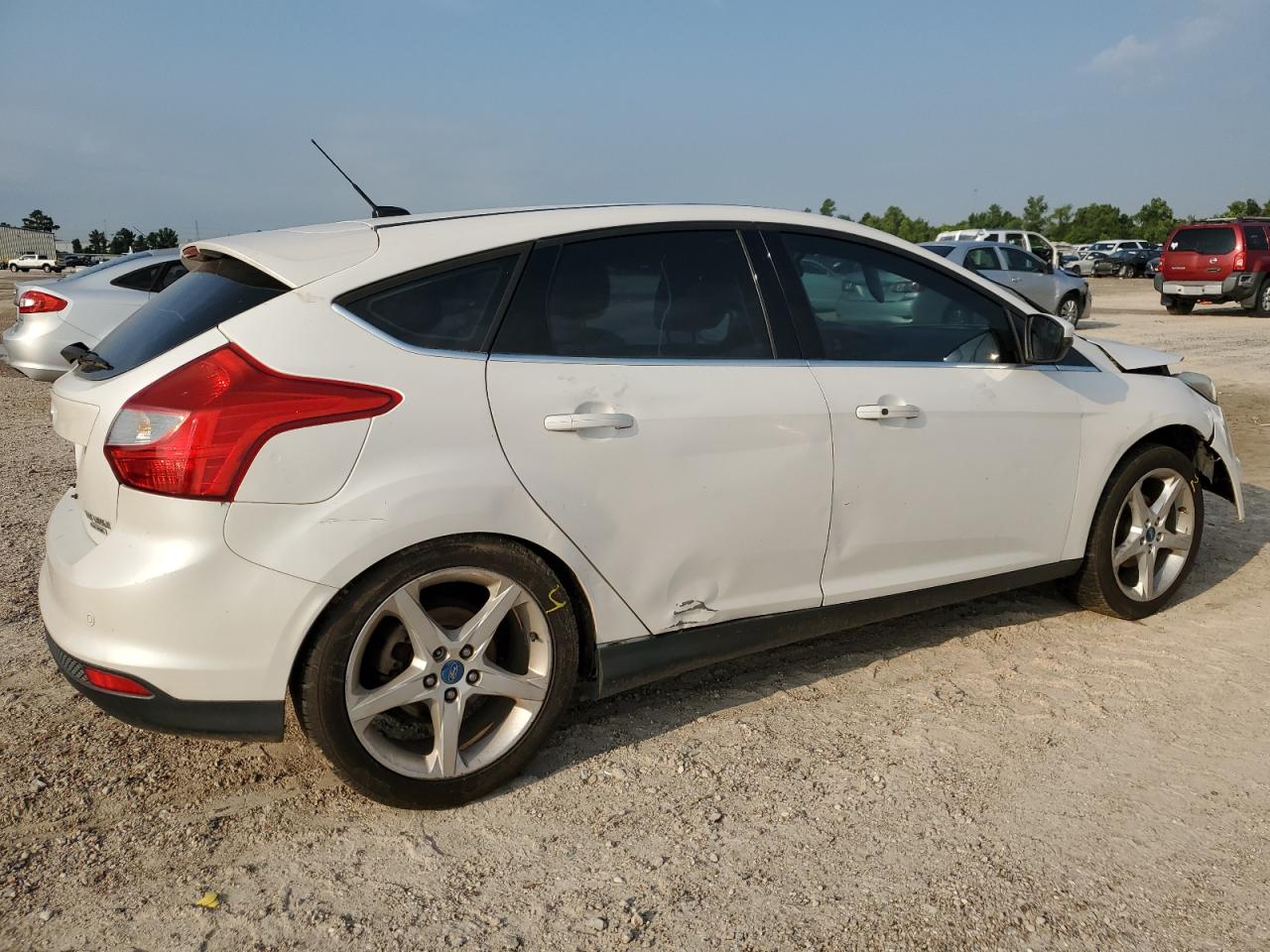 2014 Ford Focus Titanium vin: 1FADP3N21EL149103