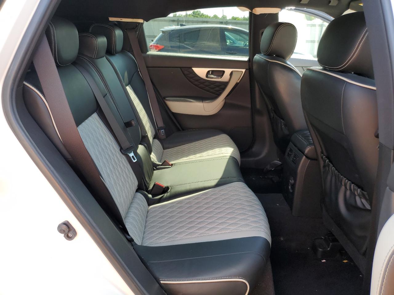 JN8CS1MW9HM415855 2017 Infiniti Qx70