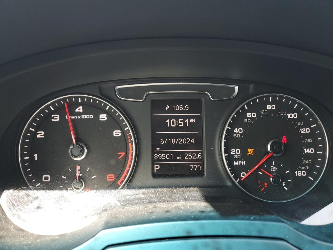 WA1BCCFSXJR007894 2018 Audi Q3 Premium