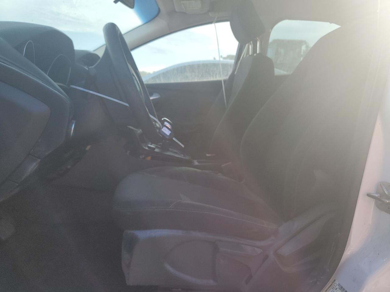 1FADP3F29FL210357 2015 Ford Focus Se