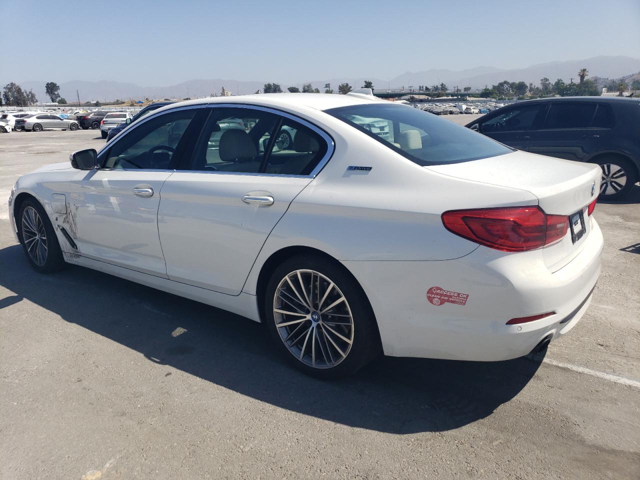 WBAJA9C53JB033378 2018 BMW 530E