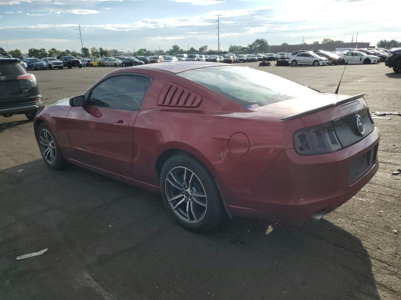 2014 Ford Mustang vin: 1ZVBP8AM0E5257526