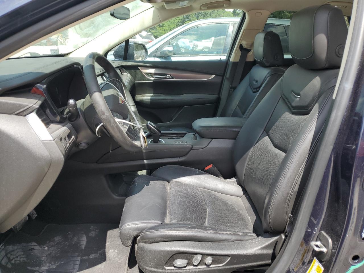 1GYKNDRS4HZ280898 2017 Cadillac Xt5 Luxury