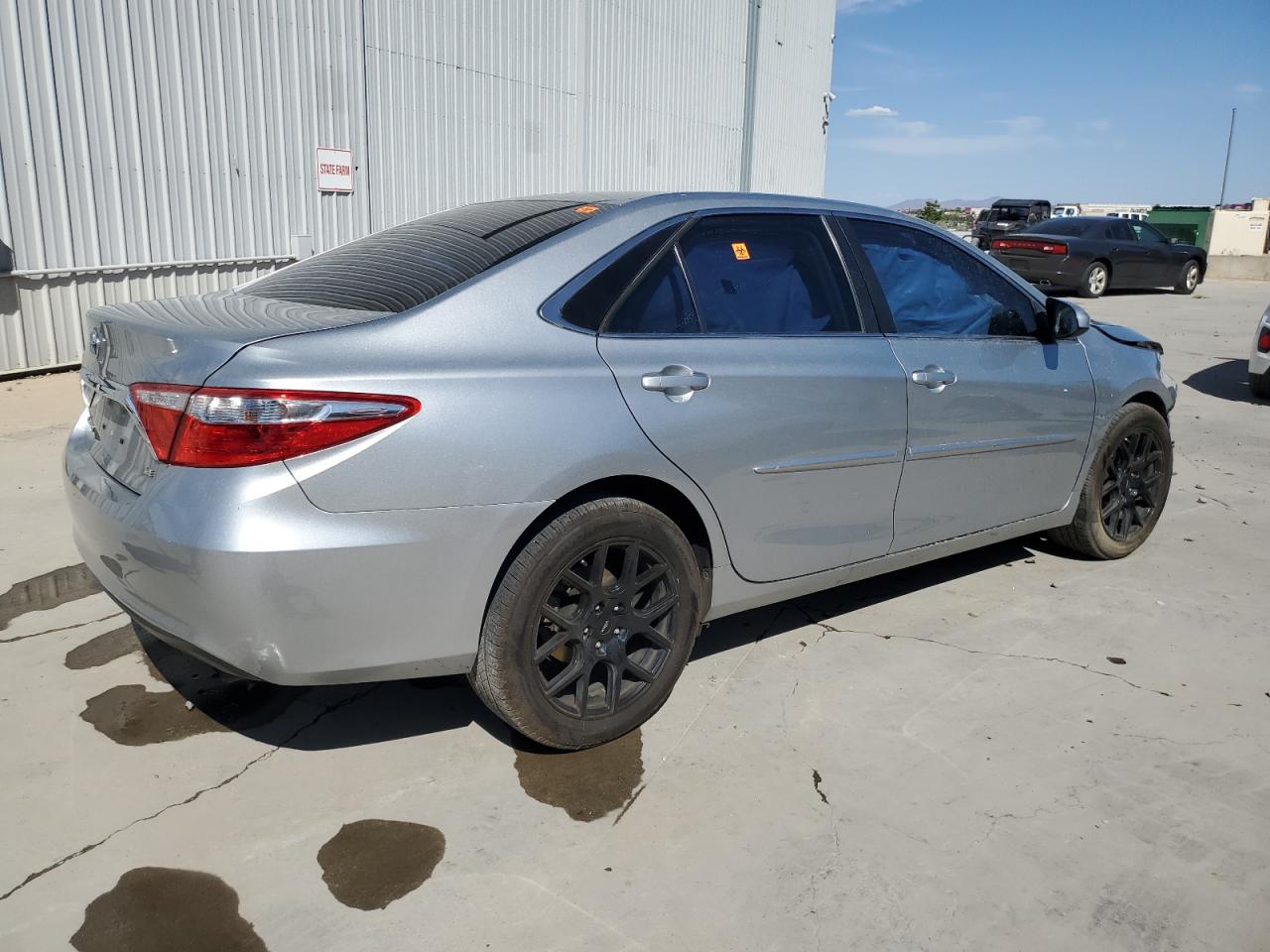 2016 Toyota Camry Le vin: 4T4BF1FK0GR567593