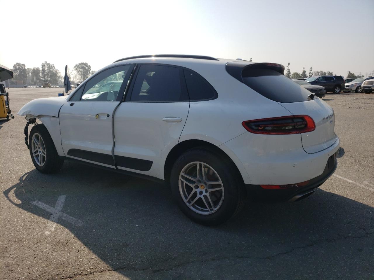 2017 Porsche Macan vin: WP1AA2A5XHLB82693