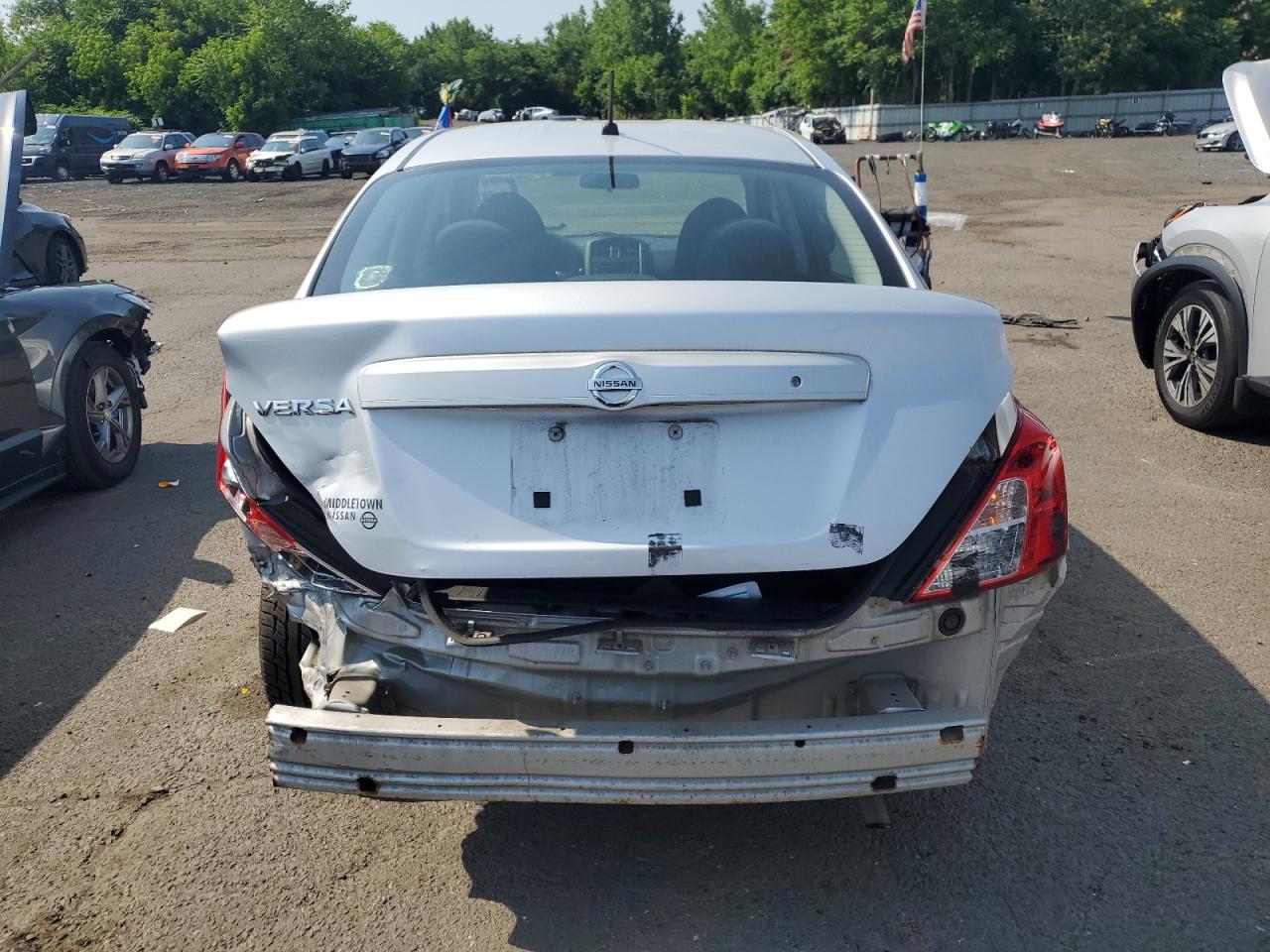 3N1CN7AP6FL827017 2015 Nissan Versa S