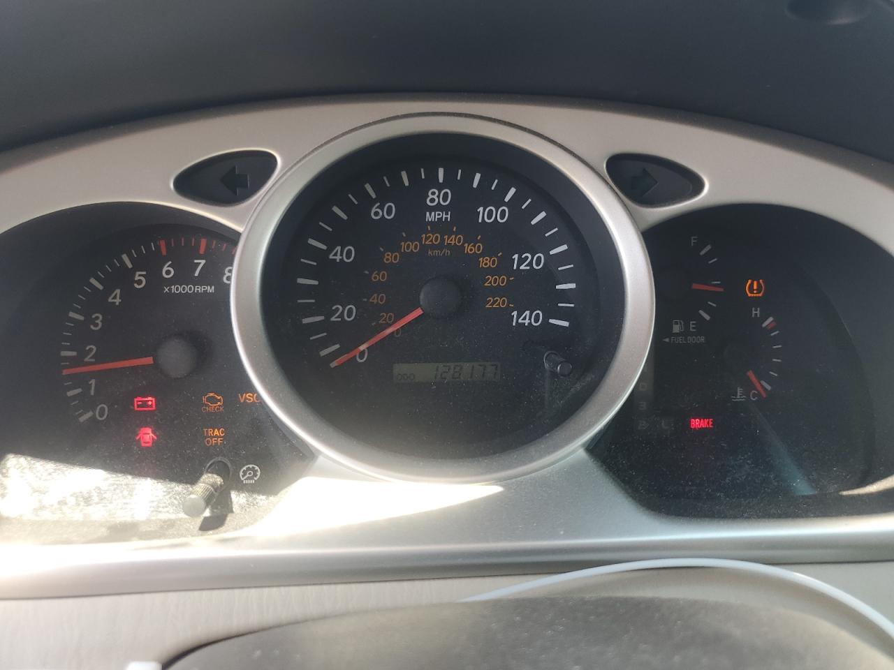 JTEDP21A050069063 2005 Toyota Highlander Limited