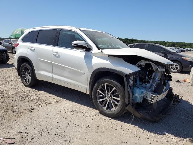 VIN 5TDJZRFH7JS879300 2018 Toyota Highlander, SE no.4