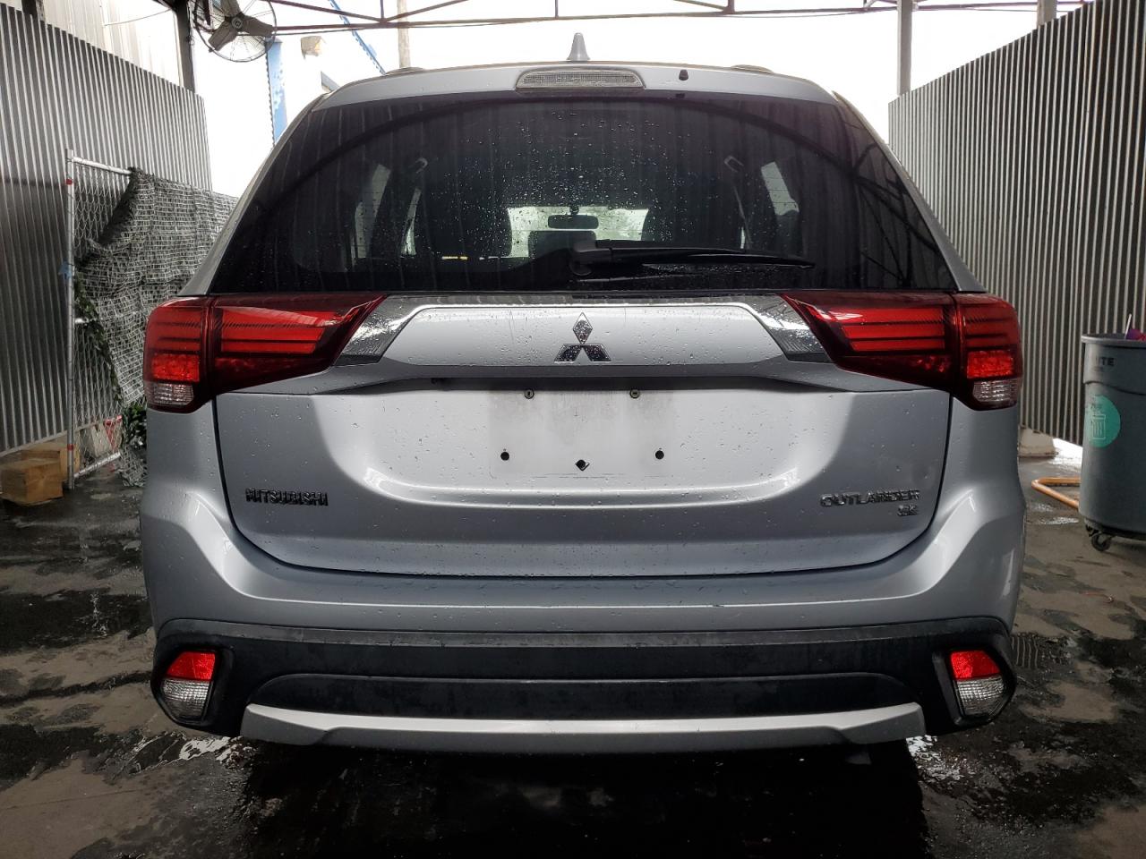 JA4AD3A3XHZ005341 2017 Mitsubishi Outlander Se