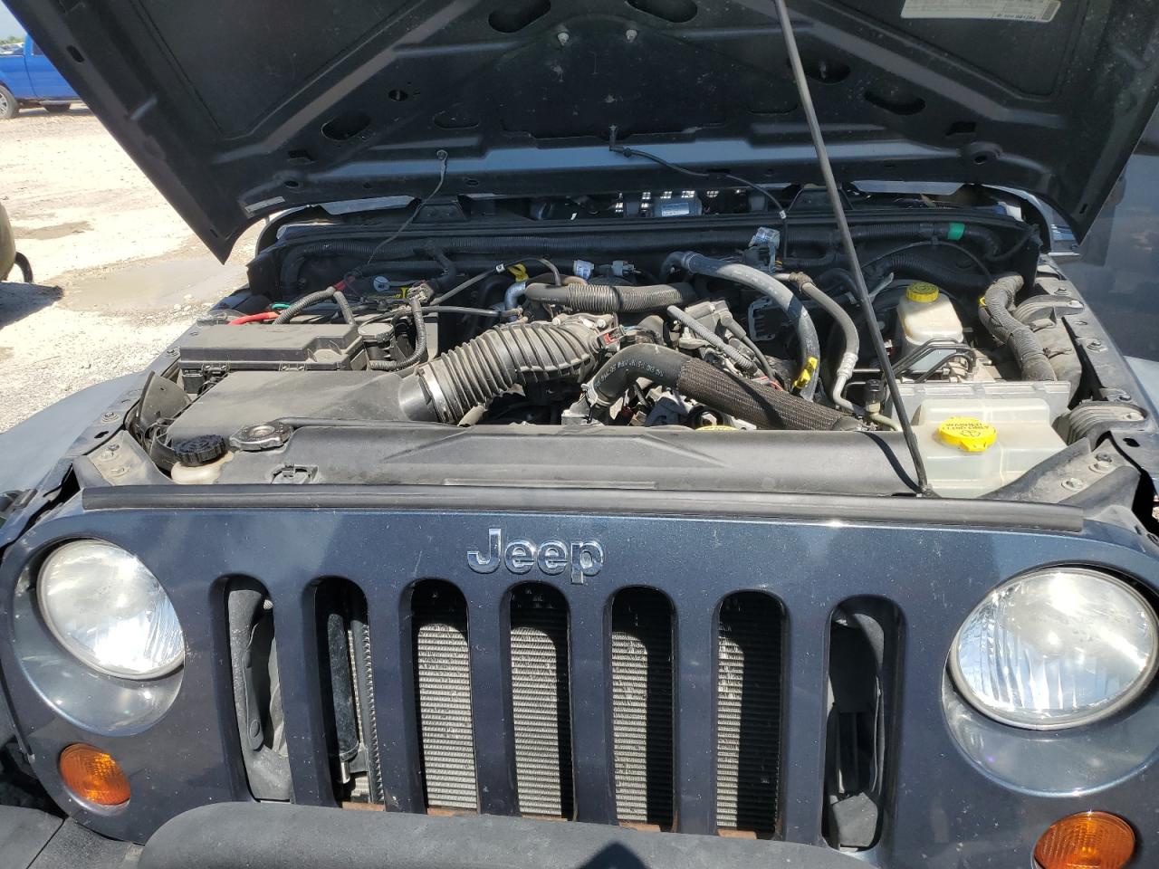 1J4GA39138L608902 2008 Jeep Wrangler Unlimited X