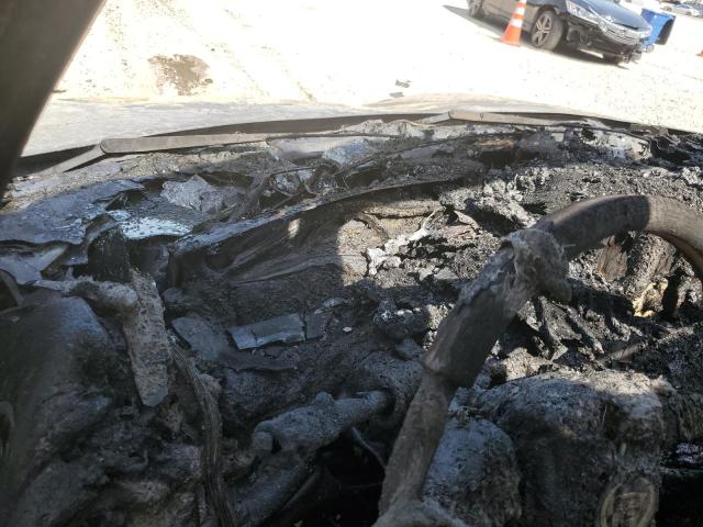 2005 Cadillac Escalade Luxury VIN: 1GYEC63N55R228774 Lot: 57639324