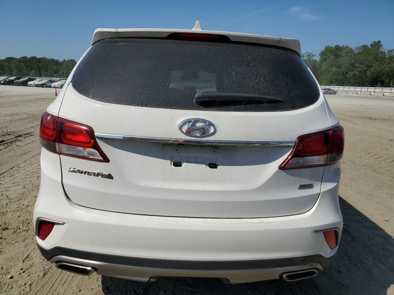 KM8SMDHF4HU196649 2017 Hyundai Santa Fe Se