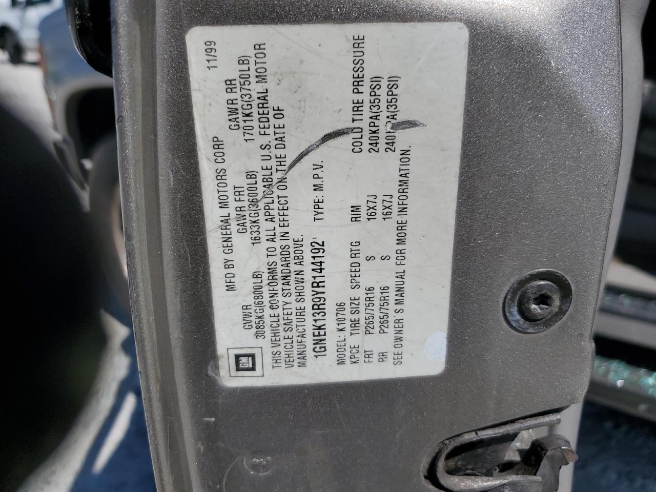 1GNEK13R9YR144192 2000 Chevrolet Tahoe K1500