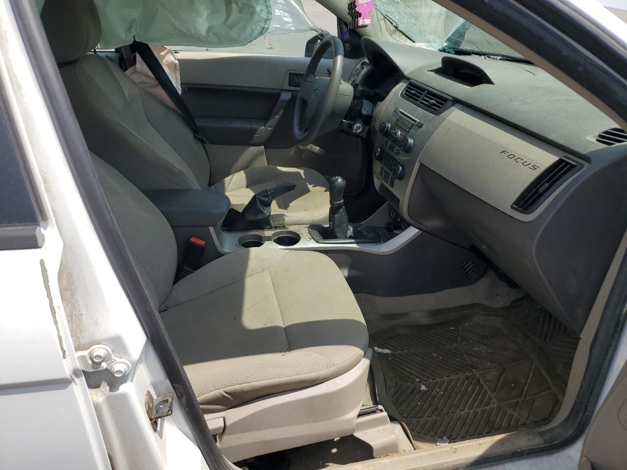 1FAHP34N38W174939 2008 Ford Focus S/Se