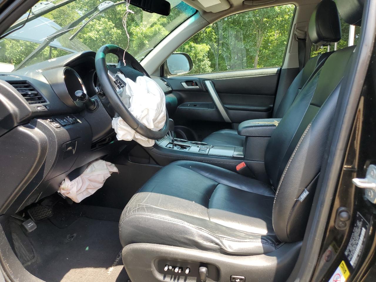 5TDBK3EH8CS130032 2012 Toyota Highlander Base