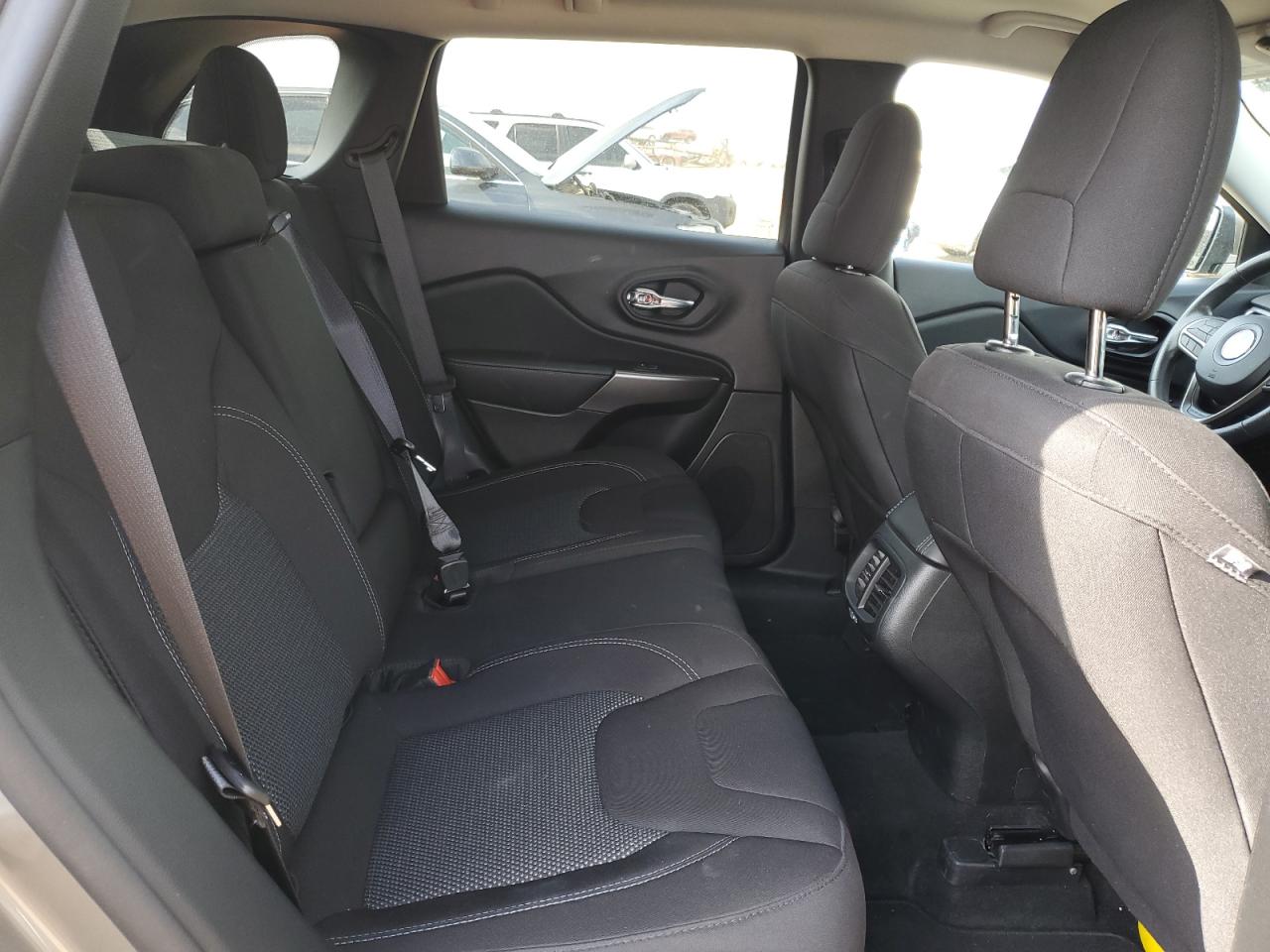 1C4PJMCB7MD208858 2021 Jeep Cherokee Latitude