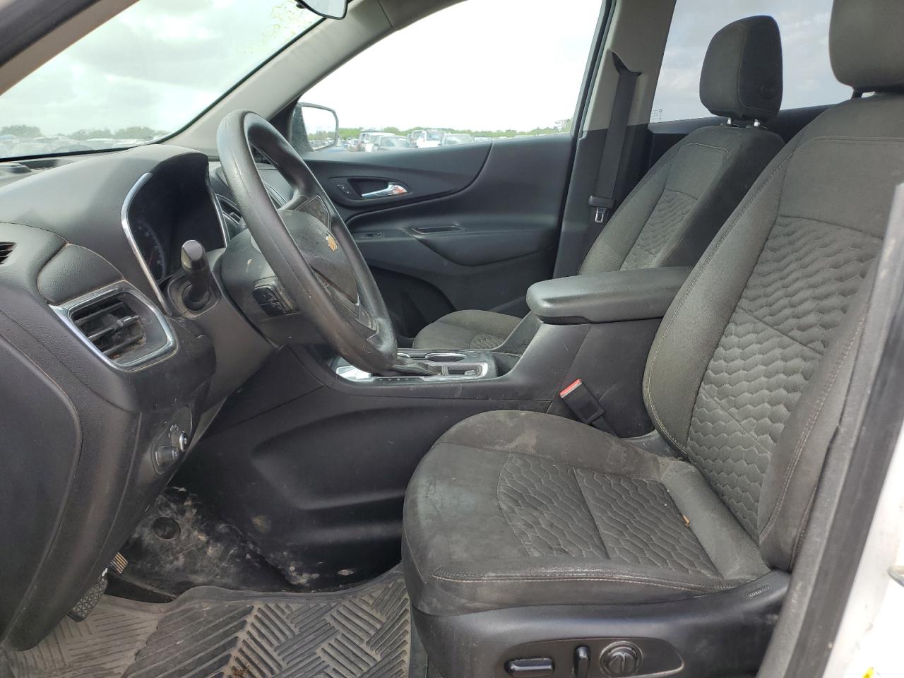 2GNAXJEV9J6191833 2018 Chevrolet Equinox Lt