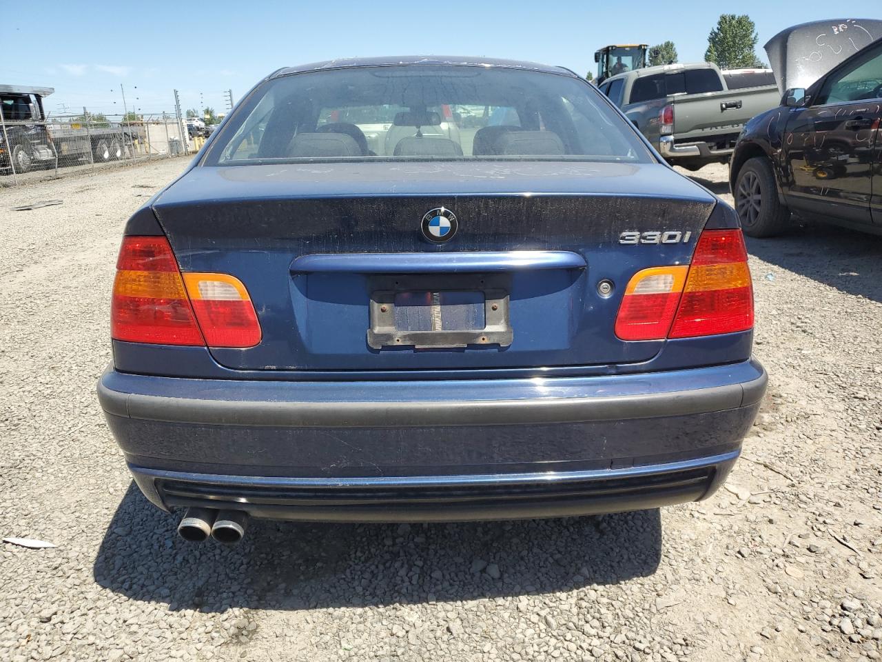 WBAEV53423KM31979 2003 BMW 330 I