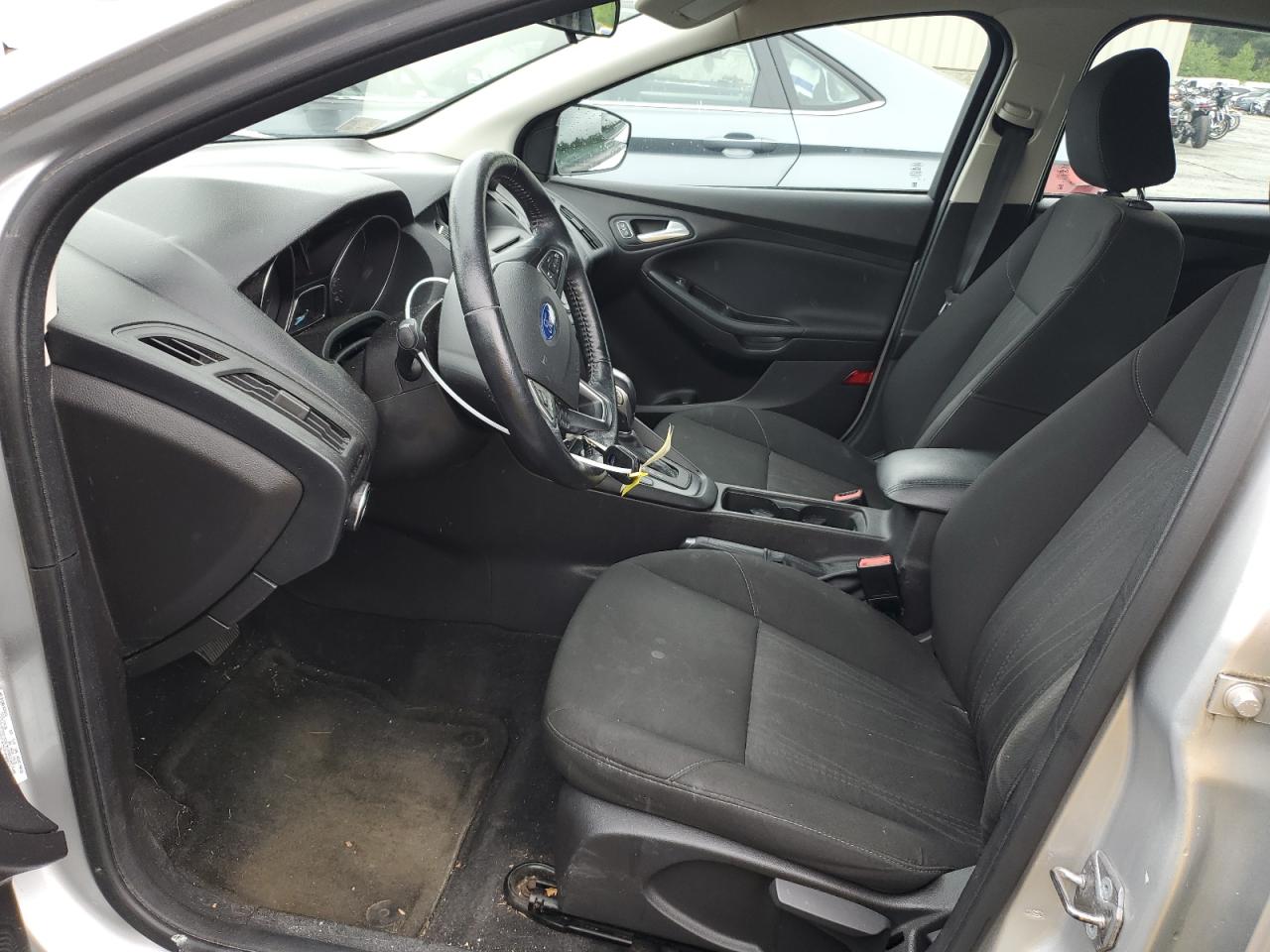 1FADP3K27FL272748 2015 Ford Focus Se