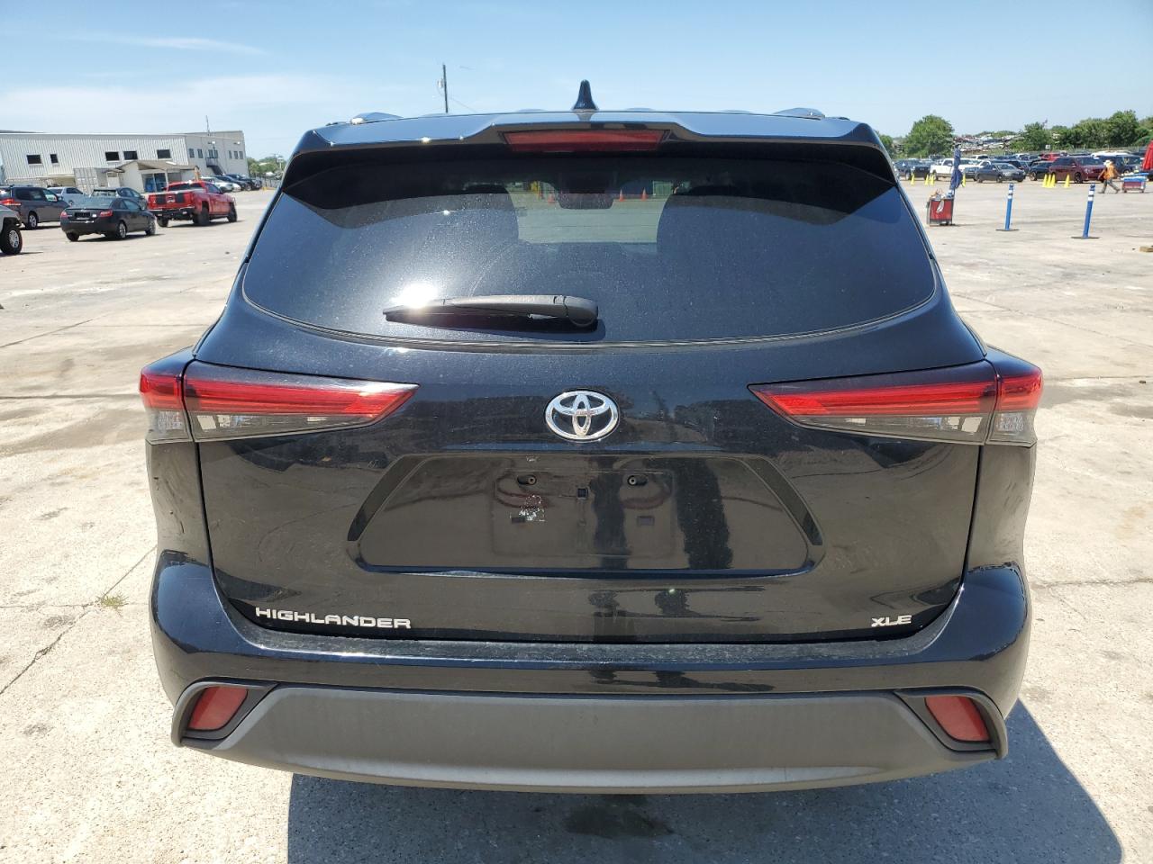 5TDGZRAHXMS515894 2021 Toyota Highlander Xle