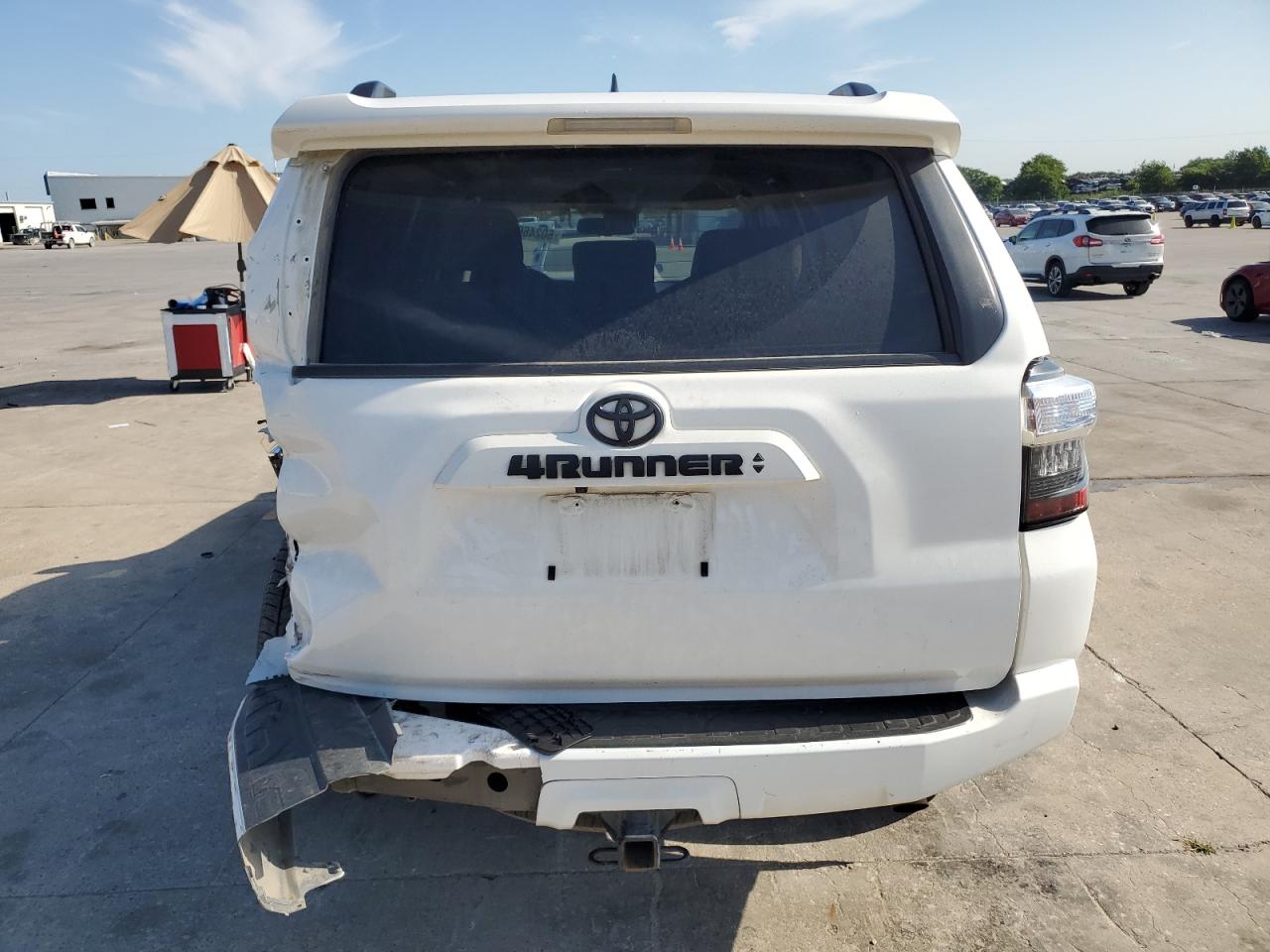 JTEEU5JR4M5243318 2021 Toyota 4Runner Sr5