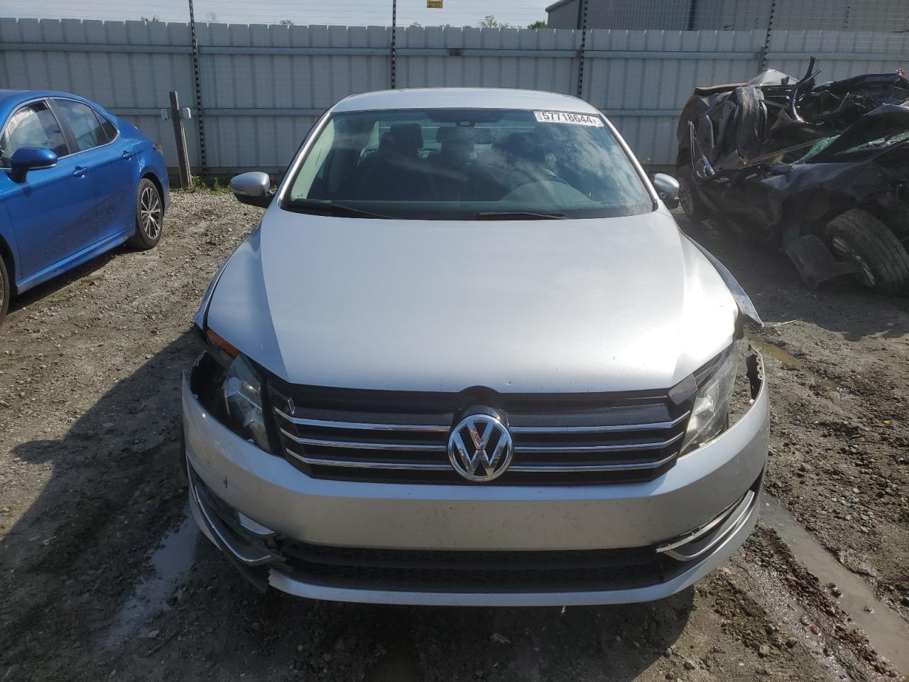 2015 Volkswagen Passat S vin: 1VWAS7A32FC111220