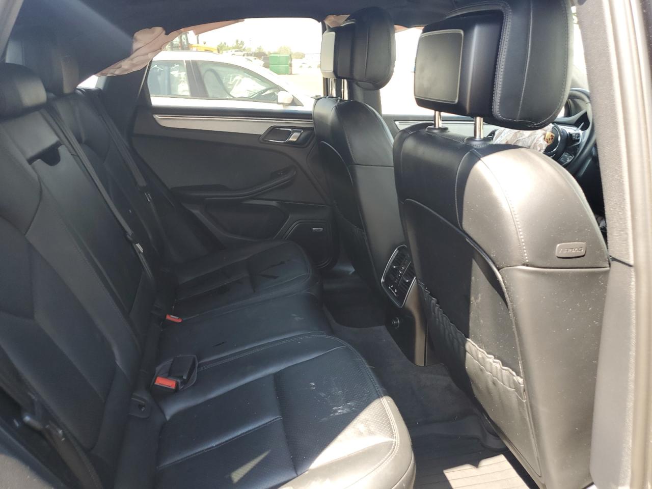 WP1AG2A56HLB50936 2017 Porsche Macan Gts