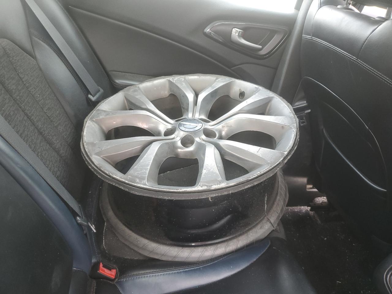 1C3CCCBG4FN690111 2015 Chrysler 200 S