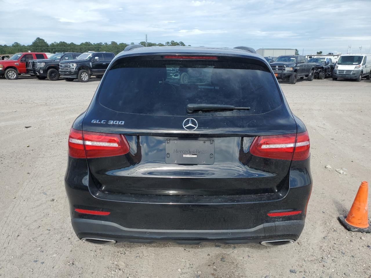 WDC0G4JB3KF581751 2019 Mercedes-Benz Glc 300