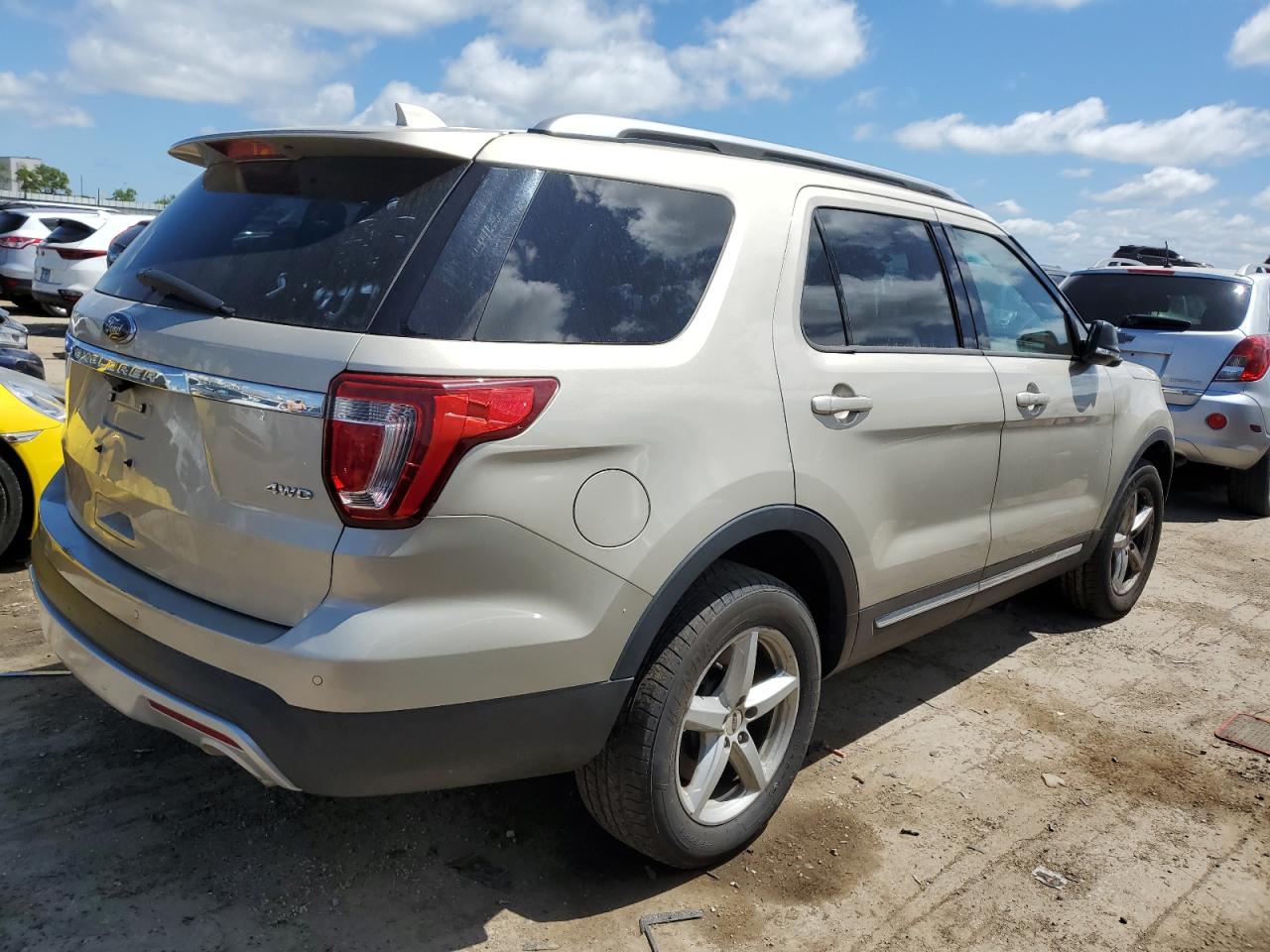1FM5K8D86HGB32998 FORD EXPLORER 2017