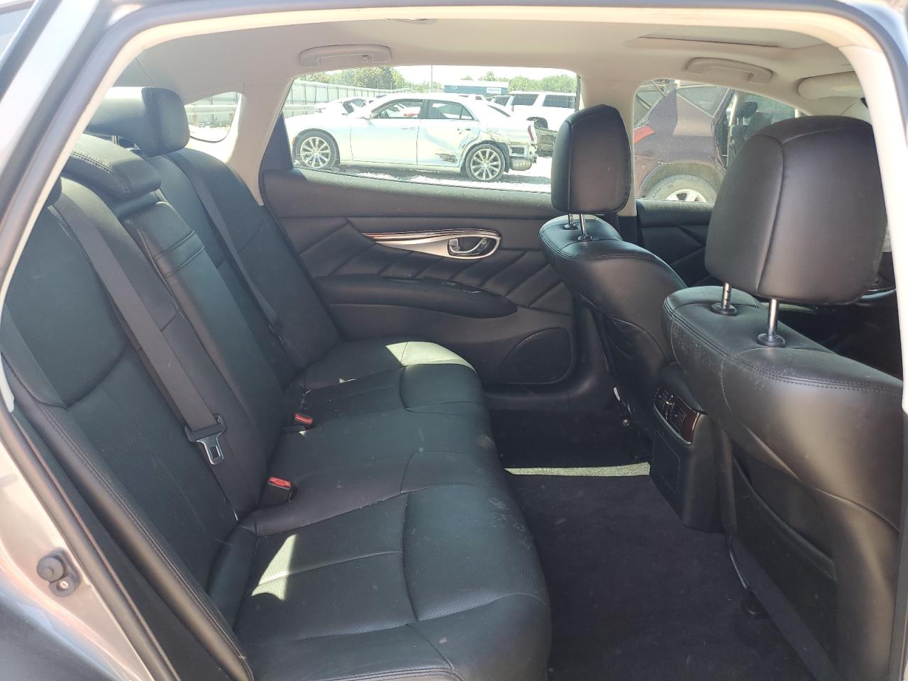 JN1BY1PP5JM330207 2018 Infiniti Q70L 3.7 Luxe