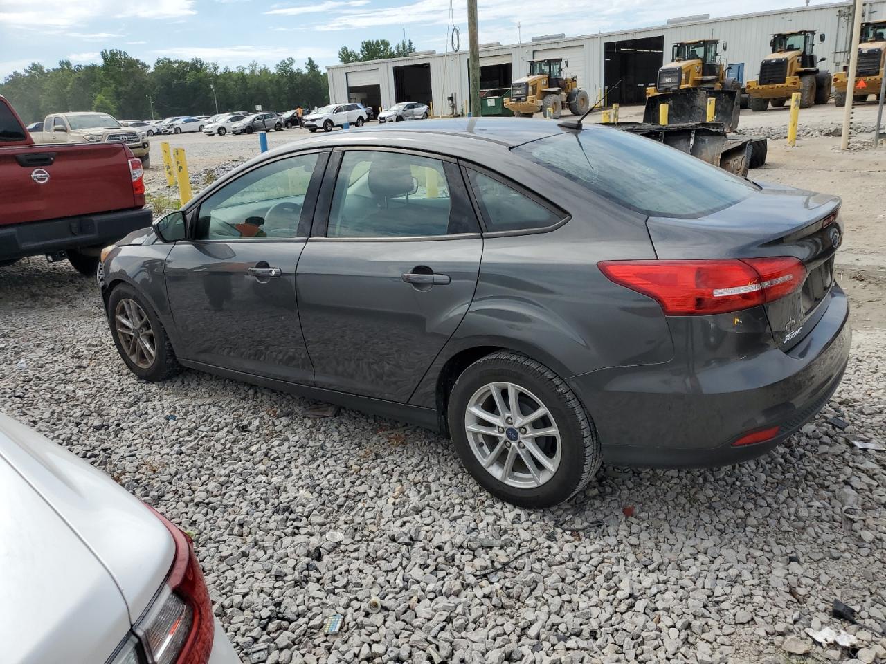 2018 Ford Focus Se vin: 1FADP3F26JL219977