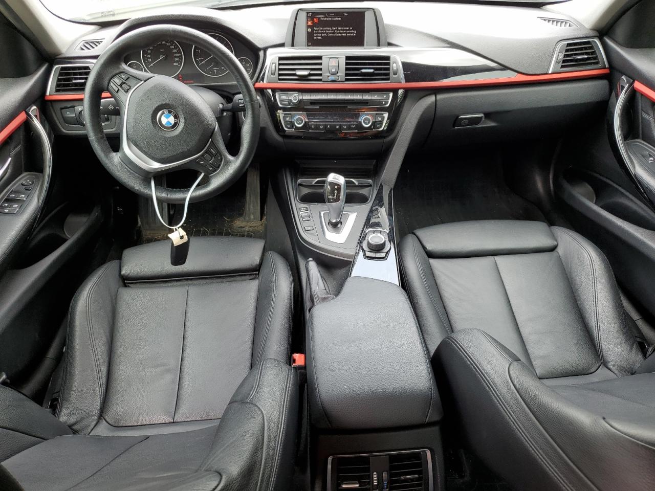 WBA8A3C56GK689594 2016 BMW 320 Xi
