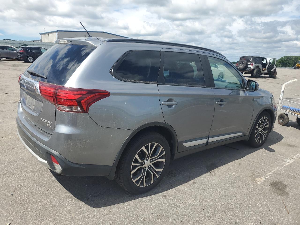 JA4AD3A30GZ035186 2016 Mitsubishi Outlander Se