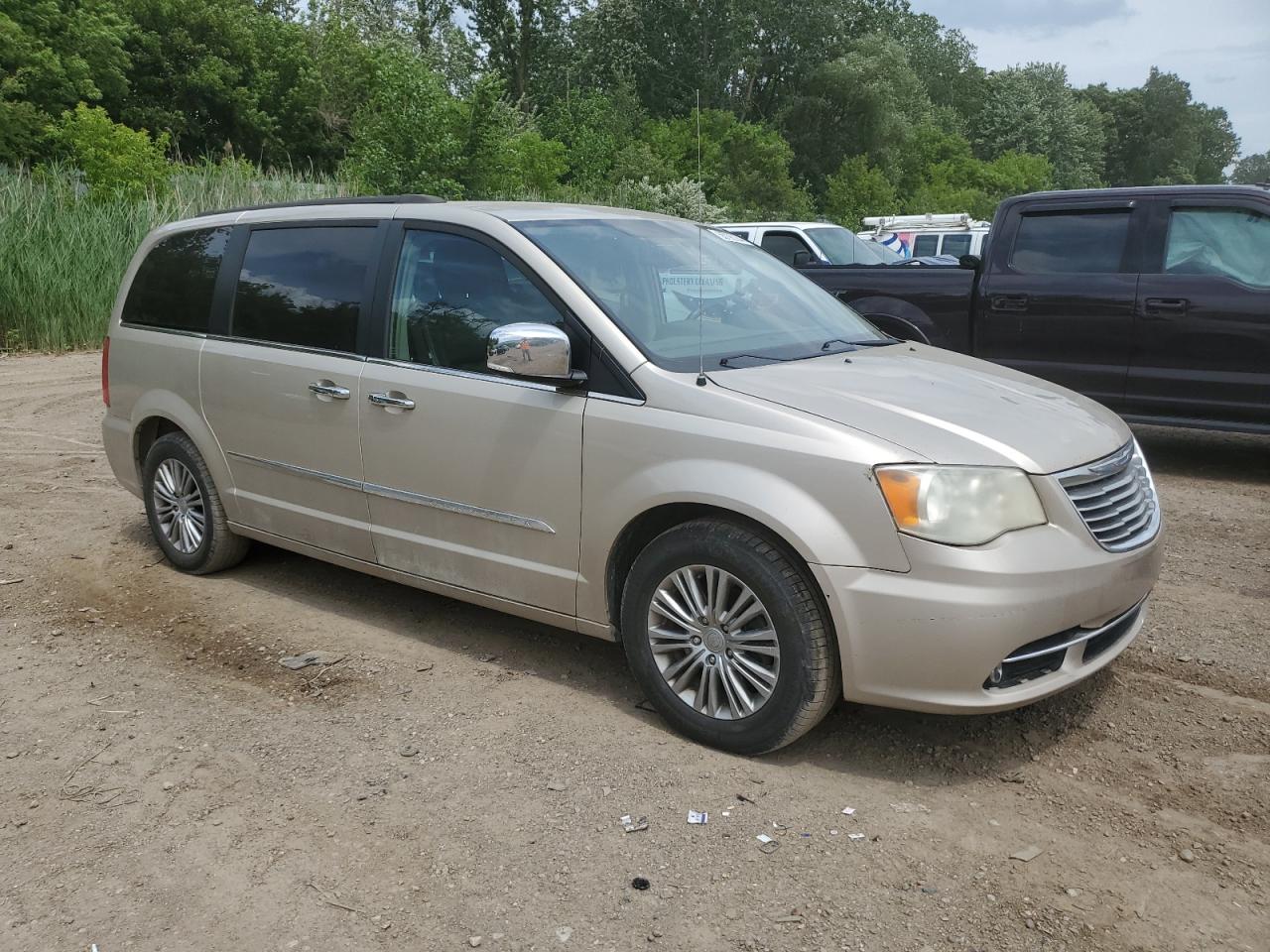 2C4RC1CG9ER425985 2014 Chrysler Town & Country Touring L