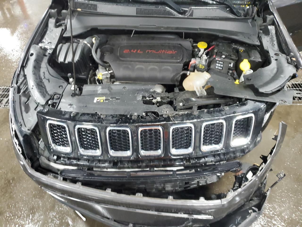 3C4NJDBB1JT177587 2018 Jeep Compass Latitude