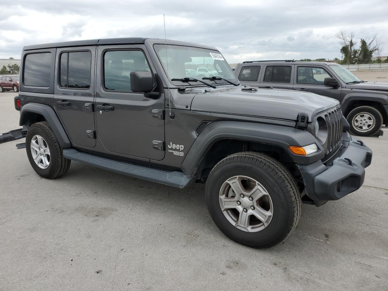 1C4HJXDG5JW235136 2018 Jeep Wrangler Unlimited Sport