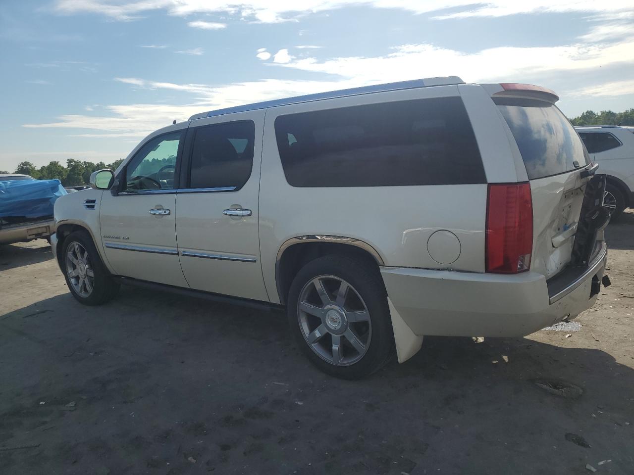 1GYUKJEF8AR136852 2010 Cadillac Escalade Esv Premium