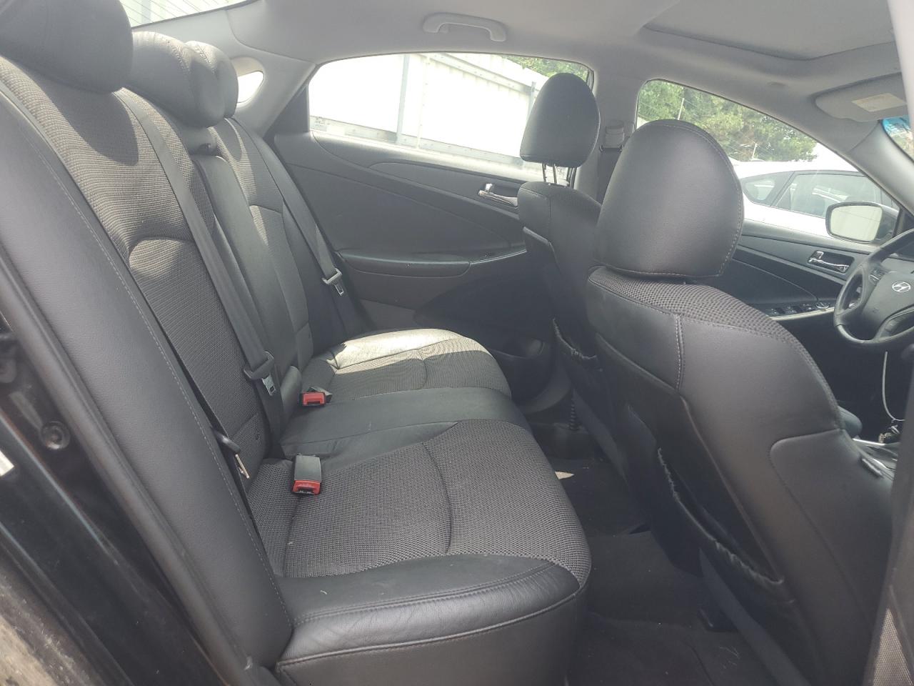 5NPEC4AC5BH142671 2011 Hyundai Sonata Se