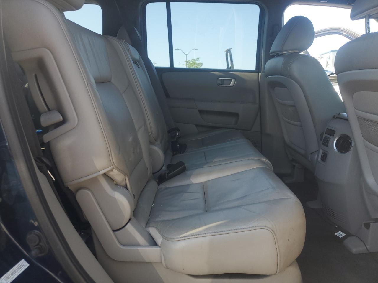 5FNYF4H51BB052363 2011 Honda Pilot Exl