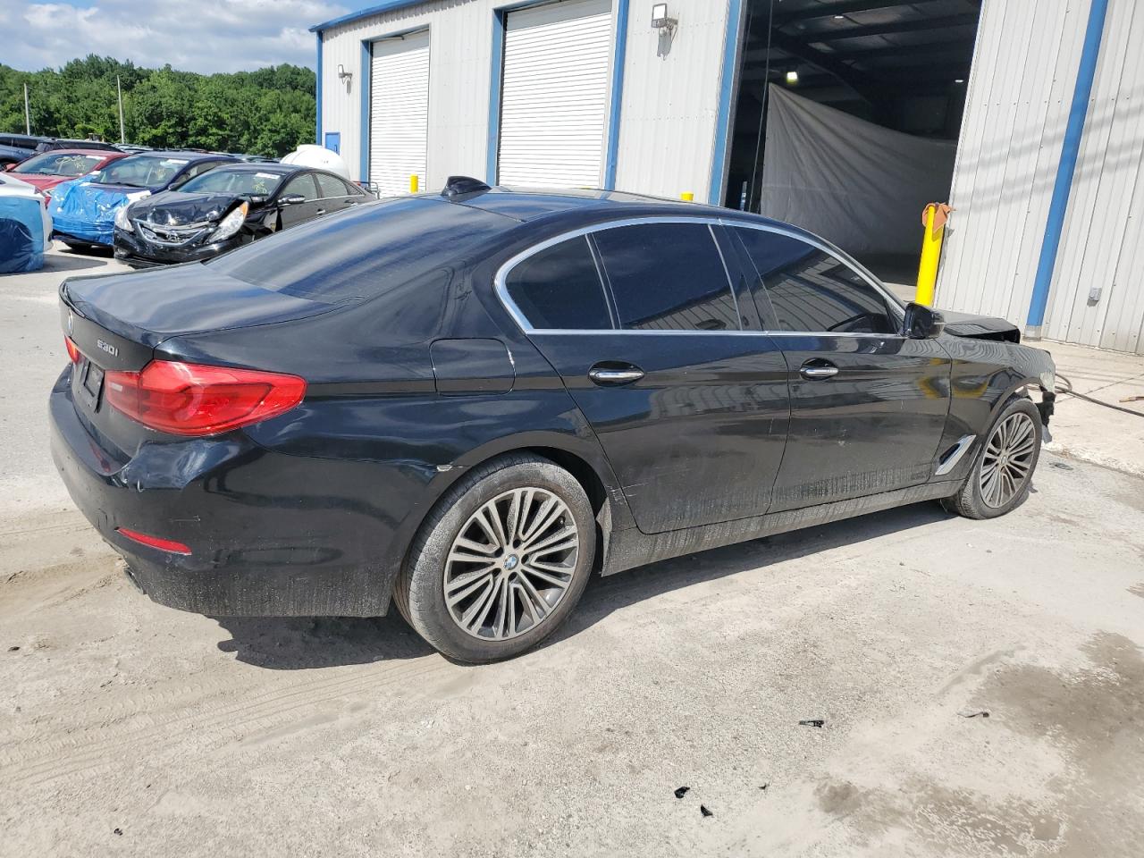 2018 BMW 530 Xi vin: WBAJA7C52JWC75790